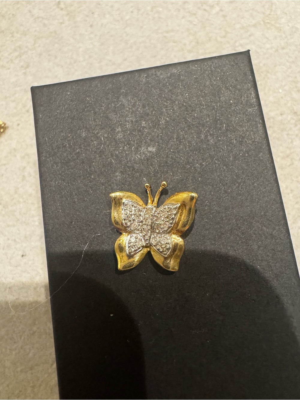 * FLASH SALE * 10 KT • Gold • Diamond Butterfly • Vintage - Picture 2 of 3